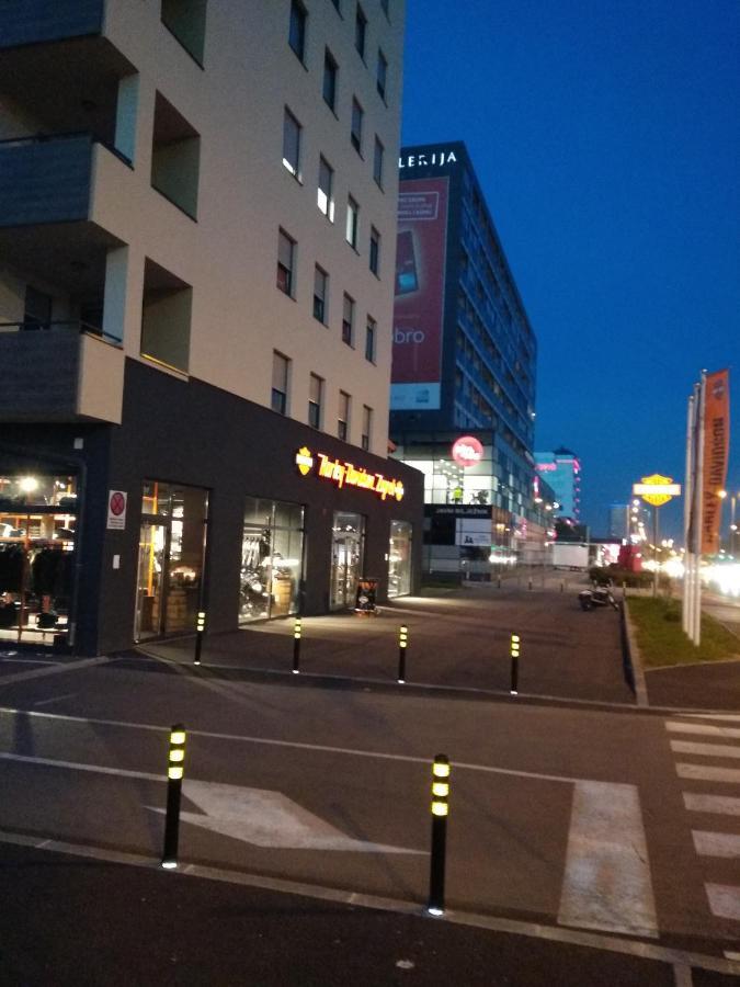 Studio Apartman KRILA WINGS Zagreb Exterior foto